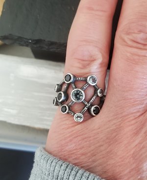 Eleven Stone cluster Black and Gray Spinel Ring Sterling Silver Spinel Ring, Bez