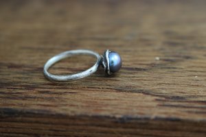 Gray Akoya Pearl Solitaire Ring, Sterling Silver Pearl Ring, Organic Free Form,