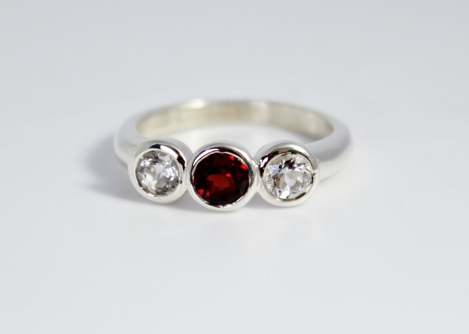 Bezel Set Three Stone Ring // Garnet White Topaz // Sterling Silver Three Stone Ring // Past Present Future Ring // Eco Friendly
