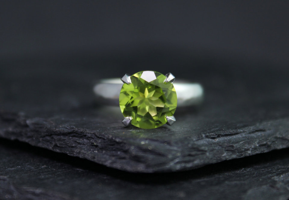 Silver Peridot claw Ring, Romantic Heart Shape Prong Ring, Romance Ring, August Birthstone Ring, 9mm Peridot Solitaire, Ready to Ship sz 6