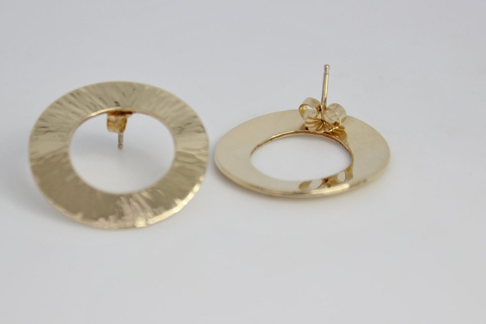 14k Yellow Gold Earrings // Hammered Earrings // Circle Earrings // Recycled Materials // Eco Friendly