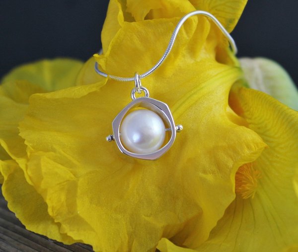 Spinning Pearl Pendant, Natural Pearl Necklace, Sterling Silver Pendant, Spinning Bead, Everyday Necklace, Ready to Ship Neckwear
